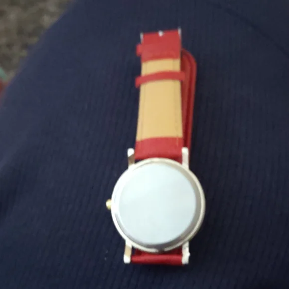 Coca cola faux leather watch. 40 minute sale . Offers needed please. - Picture 2 of 4